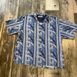 Men’s Tommy Bahama blue 100% silk shirt XXL Hawaiian blue with vertical stripes